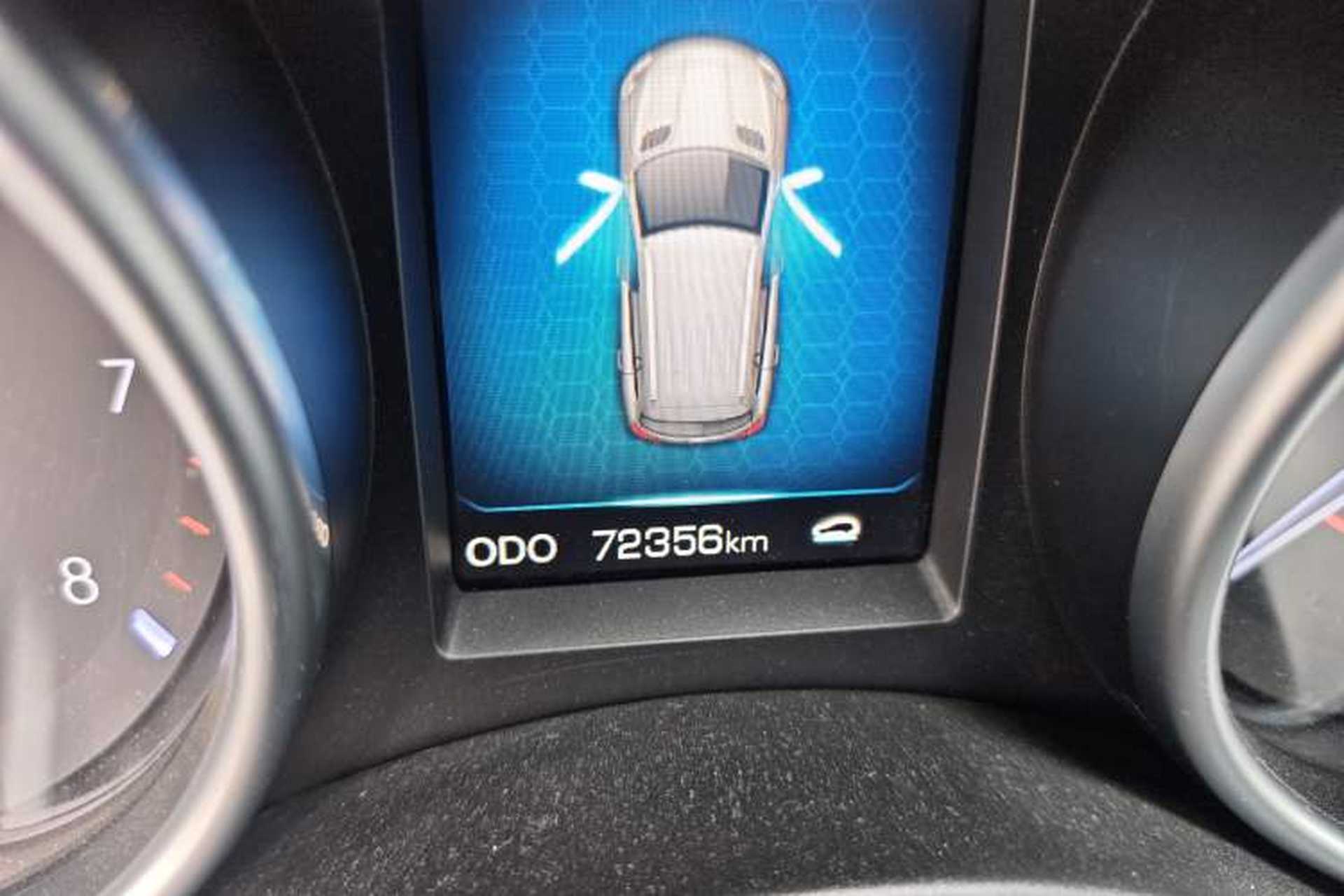 Used Haval H8 2015 2.0T Two-Wheel-Drive Elite Version Odometer Close Up