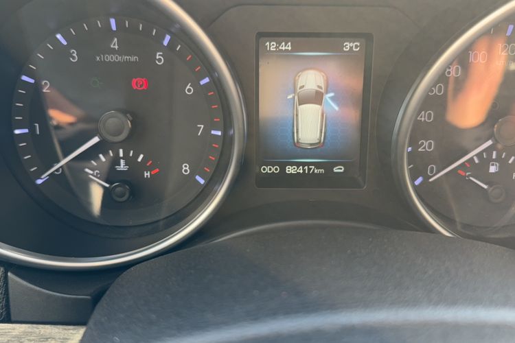 Used Haval H8 2015 2.0T Two-Wheel-Drive Luxury Version Odometer Close Up