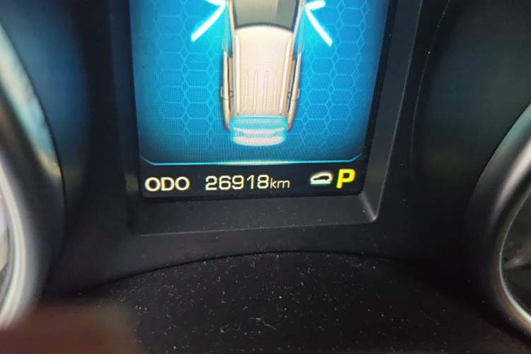 Used Haval H8 2015 2.0T Four-Wheel Drive Comfort Version Odometer Close Up