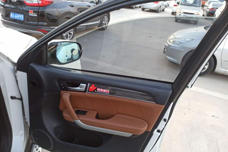 Used Haval H8 2015 2.0T Two-Wheel Drive Comfort Version Right Front Door Interior