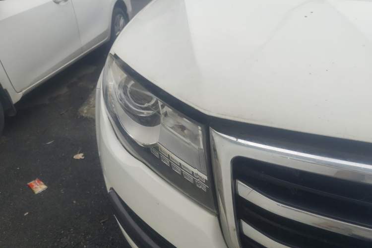 Used Haval H8 2015 2.0T Two-Wheel Drive Comfort Version Right Front Headlight