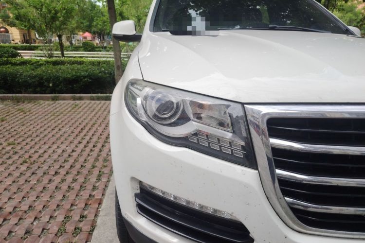 Used Haval H8 2015 2.0T Two-Wheel-Drive Standard Version Right Front Headlight