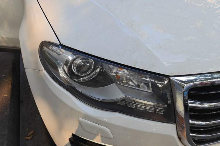 Used Haval H8 2015 2.0T Four-Wheel Drive Elite Model Right Front Headlight