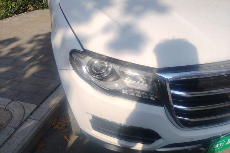Used Haval H8 2015 2.0T Two-Wheel Drive Comfort Version Right Front Headlight