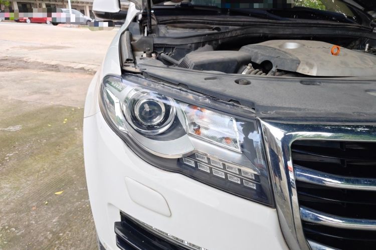Used Haval H8 2015 2.0T Four-Wheel Drive Luxury Model Right Front Headlight