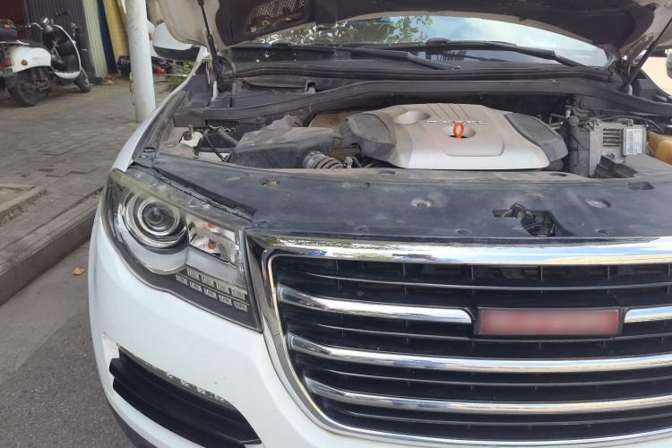Used Haval H8 2015 2.0T Four-Wheel Drive Comfort Version Right Front Headlight
