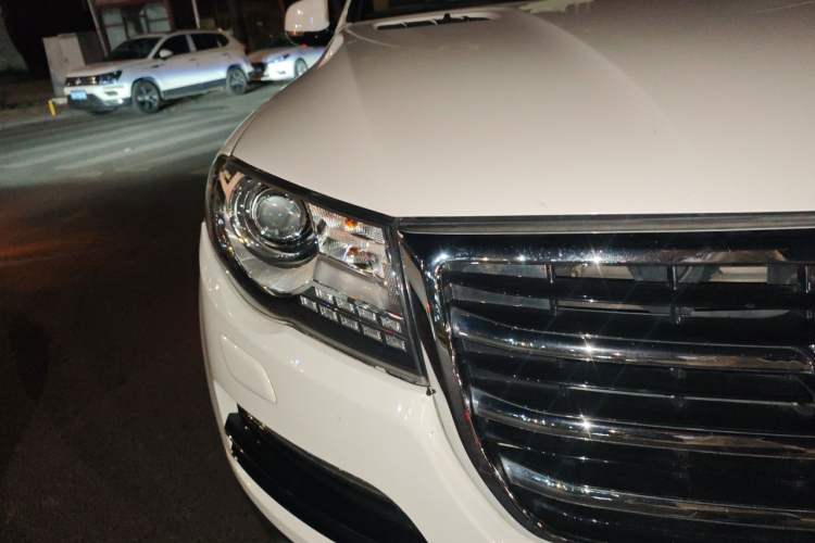 Used Haval H8 2015 2.0T Four-Wheel Drive Luxury Model Right Front Headlight