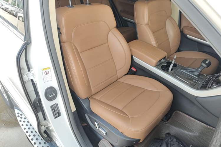 Used Haval H8 2015 2.0T Two-Wheel Drive Comfort Version Right Front Seat