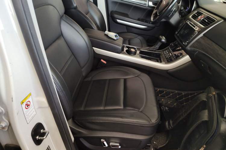 Used Haval H8 2015 2.0T Four-Wheel Drive Elite Model Right Front Seat