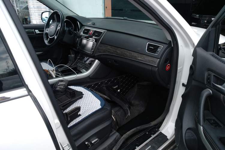 Used Haval H8 2015 2.0T Two-Wheel-Drive Luxury Version Right Front Seat