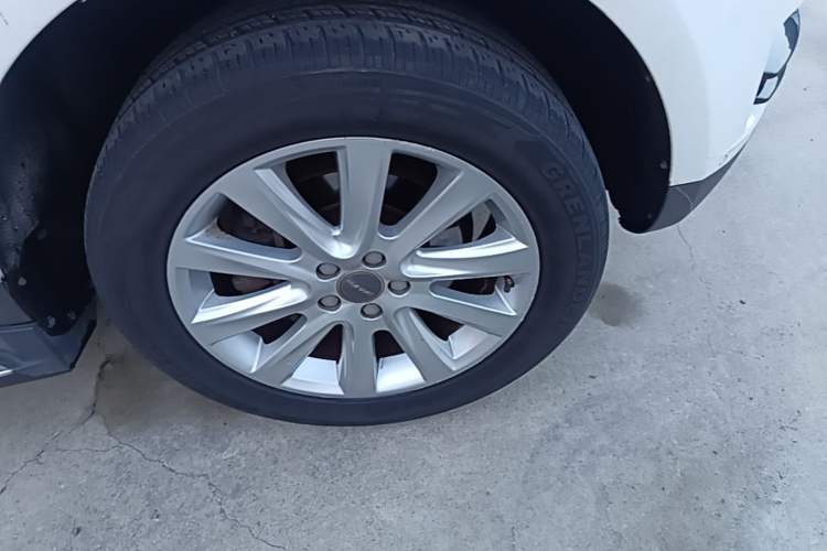 Used Haval H8 2015 2.0T Two-Wheel Drive Comfort Version Right Front Wheel Hub