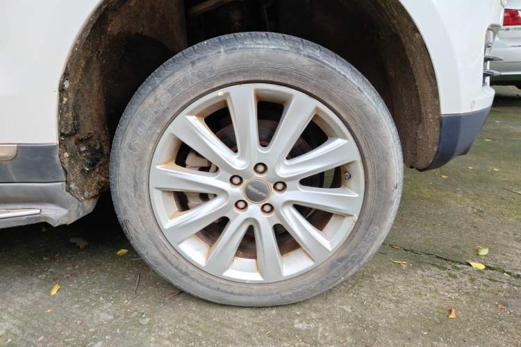 Used Haval H8 2015 2.0T Four-Wheel Drive Luxury Model Right Front Wheel Hub