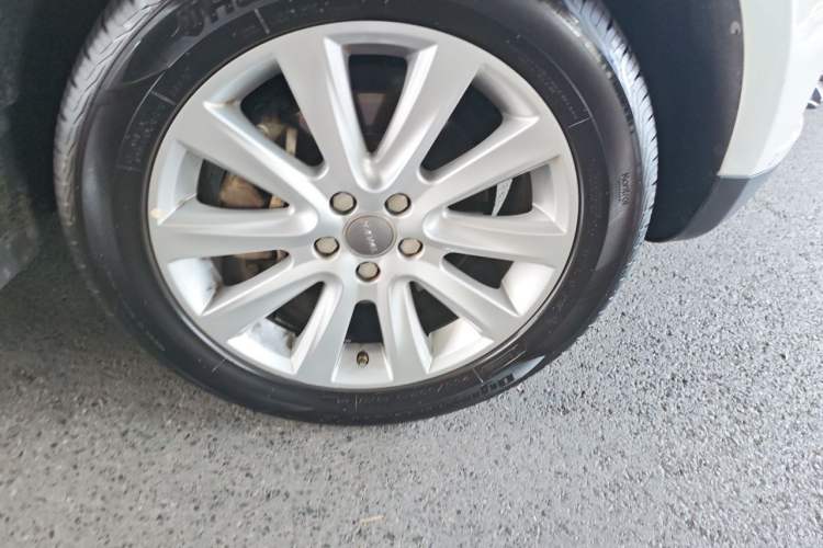 Used Haval H8 2015 2.0T Two-Wheel Drive Comfort Version Right Front Wheel Hub