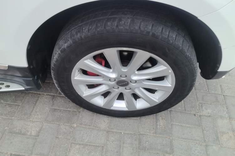 Used Haval H8 2015 2.0T Four-Wheel Drive Comfort Version Right Front Wheel Hub