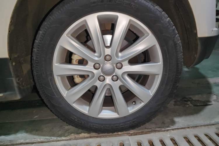 Used Haval H8 2015 2.0T Two-Wheel-Drive Elite Version Right Front Wheel Hub