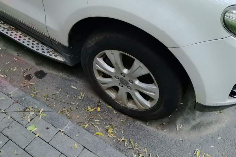 Used Haval H8 2015 2.0T Four-Wheel Drive Standard Version Right Front Wheel Hub