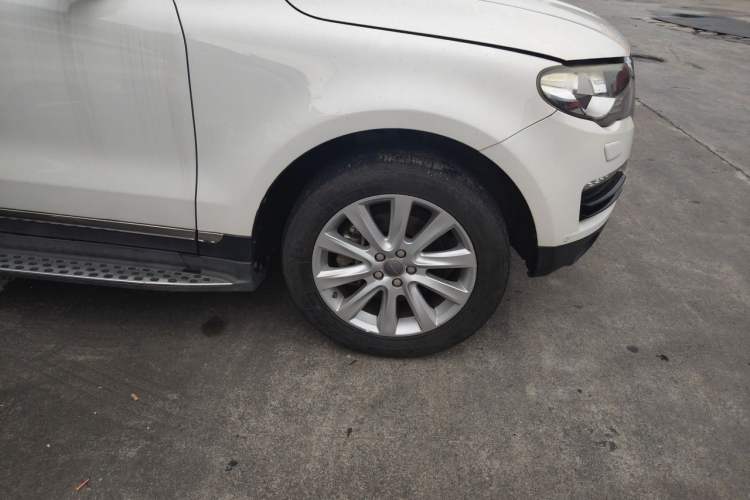 Used Haval H8 2015 2.0T Two-Wheel-Drive Luxury Version Right Front Wheel Hub
