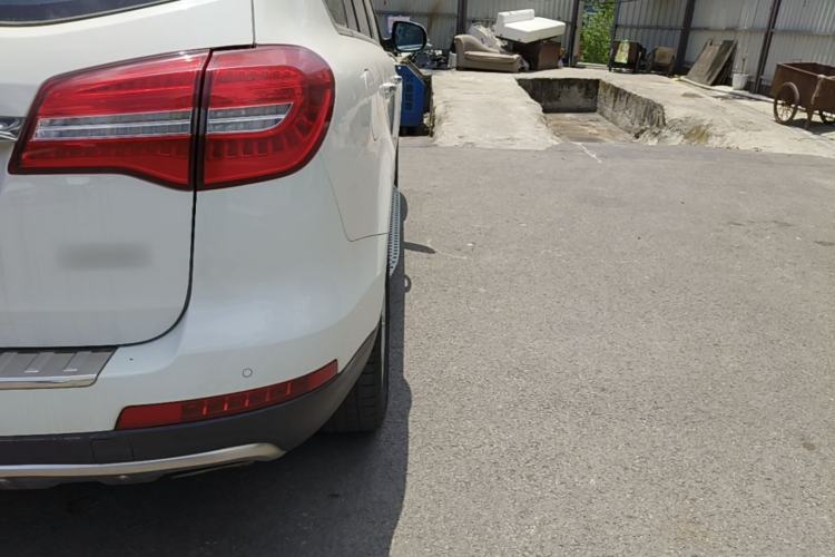 Used Haval H8 2015 2.0T Two-Wheel Drive Comfort Version Right Rear Taillight