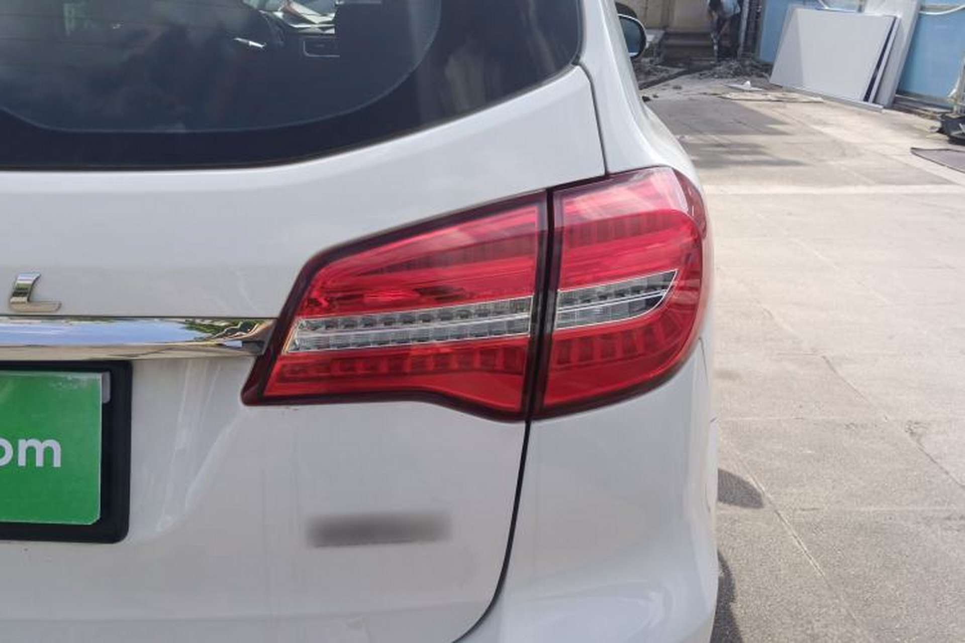 Used Haval H8 2015 2.0T Two-Wheel Drive Comfort Version Right Rear Taillight