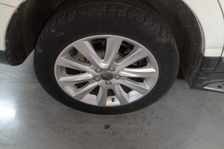 Used Haval H8 2015 2.0T Two-Wheel-Drive Luxury Version Right Rear Wheel Hub