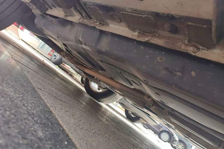 Used Haval H8 2015 2.0T Two-Wheel-Drive Elite Version Right Side Sill