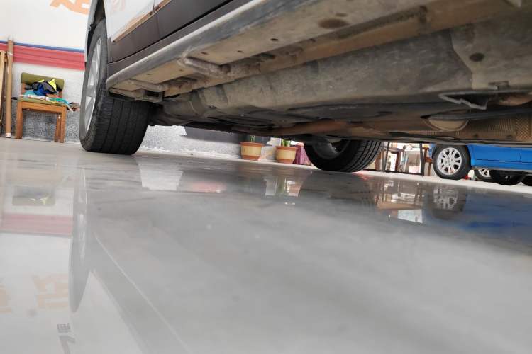 Used Haval H8 2015 2.0T Two-Wheel-Drive Luxury Version Right Side Sill