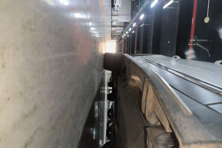 Used Haval H8 2015 2.0T Two-Wheel-Drive Luxury Version Right Side Sill