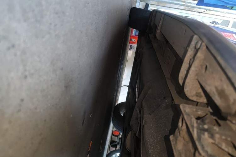Used Haval H8 2015 2.0T Four-Wheel Drive Elite Model Right Side Sill