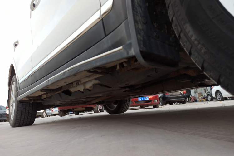 Used Haval H8 2015 2.0T Two-Wheel Drive Comfort Version Right Side Sill