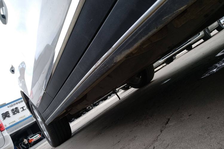 Used Haval H8 2015 2.0T Two-Wheel-Drive Luxury Version Right Side Sill