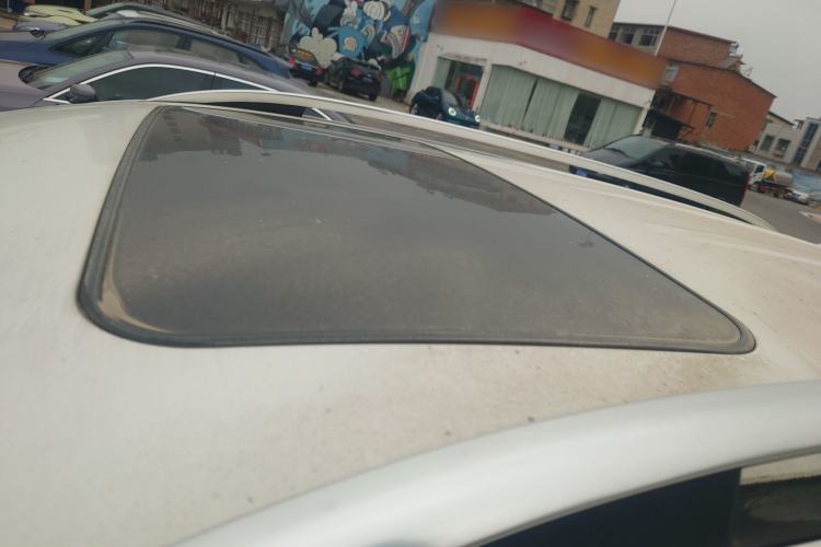 Used Haval H8 2015 2.0T Two-Wheel-Drive Luxury Version Roof