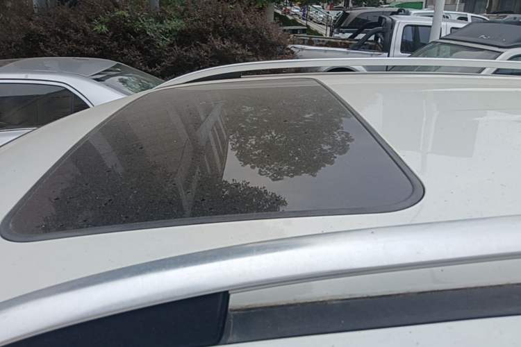 Used Haval H8 2015 2.0T Two-Wheel-Drive Standard Version Roof