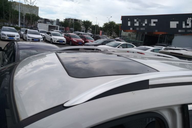 Used Haval H8 2015 2.0T Two-Wheel-Drive Luxury Version Roof