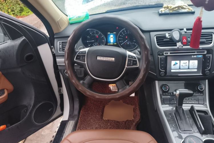 Used Haval H8 2015 2.0T Two-Wheel Drive Comfort Version Steering Wheel