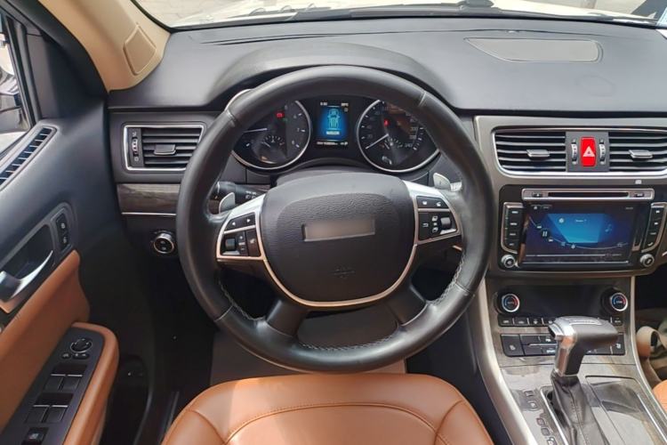 Used Haval H8 2015 2.0T Two-Wheel-Drive Elite Version Steering Wheel