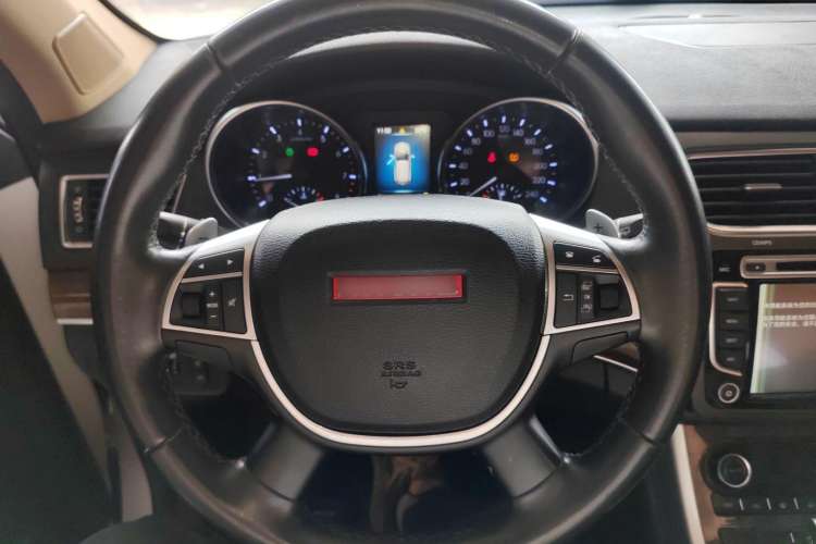 Used Haval H8 2015 2.0T Two-Wheel-Drive Luxury Version Steering Wheel