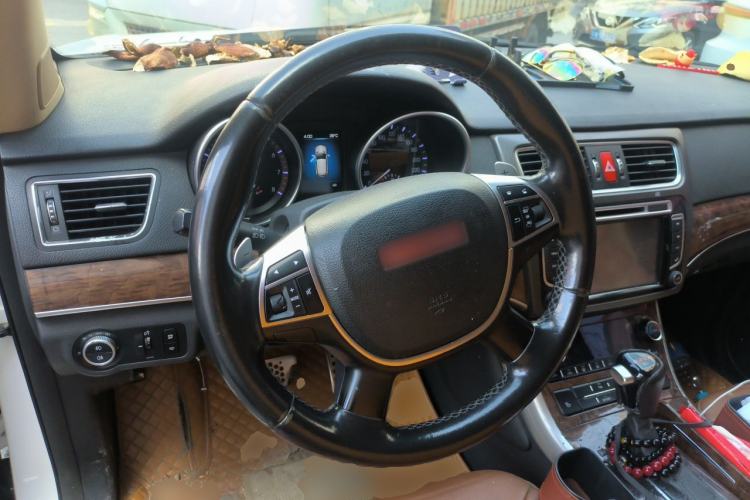 Used Haval H8 2015 2.0T Two-Wheel-Drive Luxury Version Steering Wheel