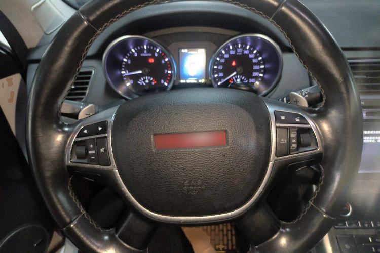 Used Haval H8 2015 2.0T Two-Wheel-Drive Luxury Version Steering Wheel