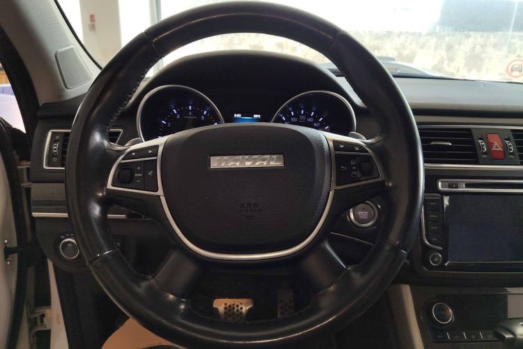 Used Haval H8 2015 2.0T Four-Wheel Drive Elite Model Steering Wheel