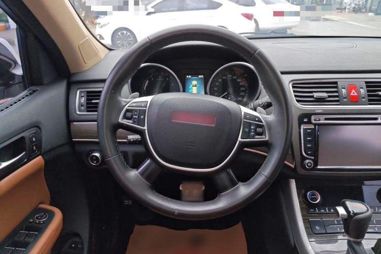 Used Haval H8 2015 2.0T Two-Wheel-Drive Luxury Version Steering Wheel