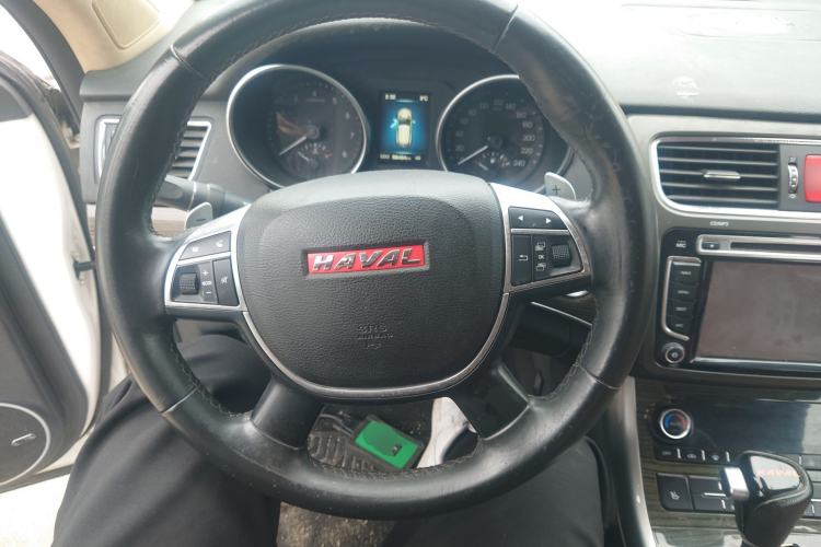 Used Haval H8 2015 2.0T Two-Wheel-Drive Luxury Version Steering Wheel