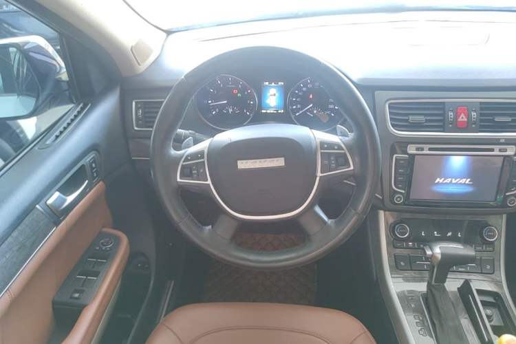 Used Haval H8 2015 2.0T Four-Wheel Drive Elite Model Steering Wheel