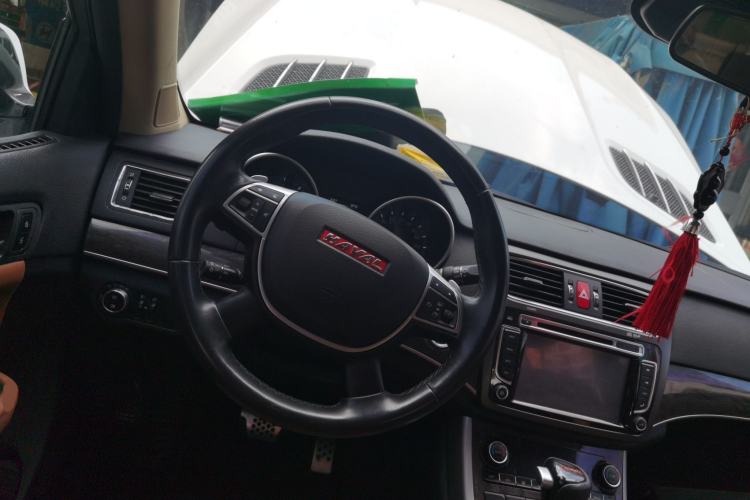Used Haval H8 2015 2.0T Two-Wheel-Drive Standard Version Steering Wheel