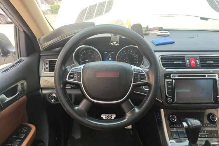 Used Haval H8 2015 2.0T Two-Wheel-Drive Luxury Version Steering Wheel