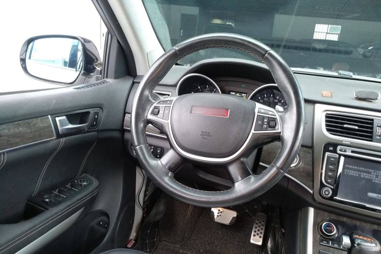 Used Haval H8 2015 2.0T Two-Wheel-Drive Luxury Version Steering Wheel