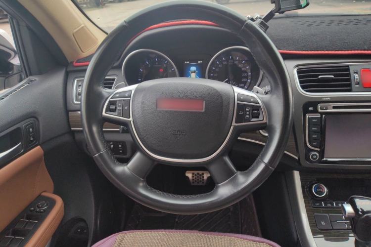 Used Haval H8 2015 2.0T Two-Wheel-Drive Luxury Version Steering Wheel