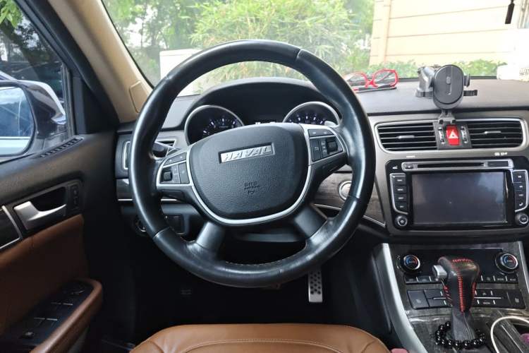 Used Haval H8 2015 2.0T Two-Wheel-Drive Standard Version Steering Wheel