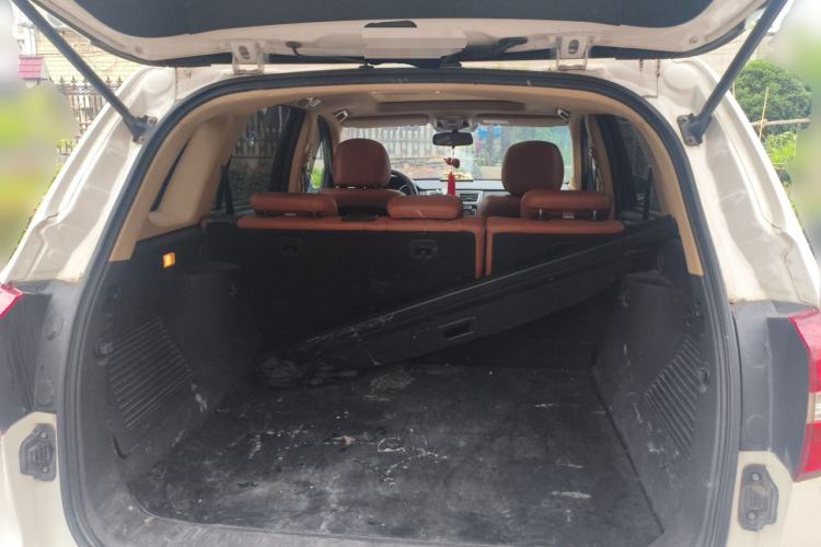 Used Haval H8 2015 2.0T Two-Wheel Drive Comfort Version Trunk