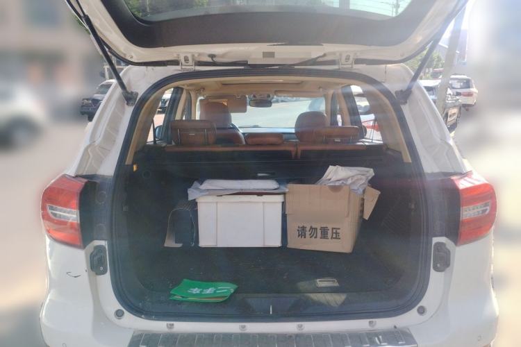 Used Haval H8 2015 2.0T Two-Wheel Drive Comfort Version Trunk