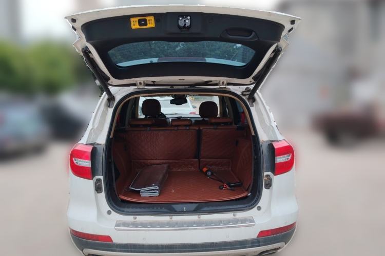 Used Haval H8 2015 2.0T Two-Wheel-Drive Luxury Version Trunk